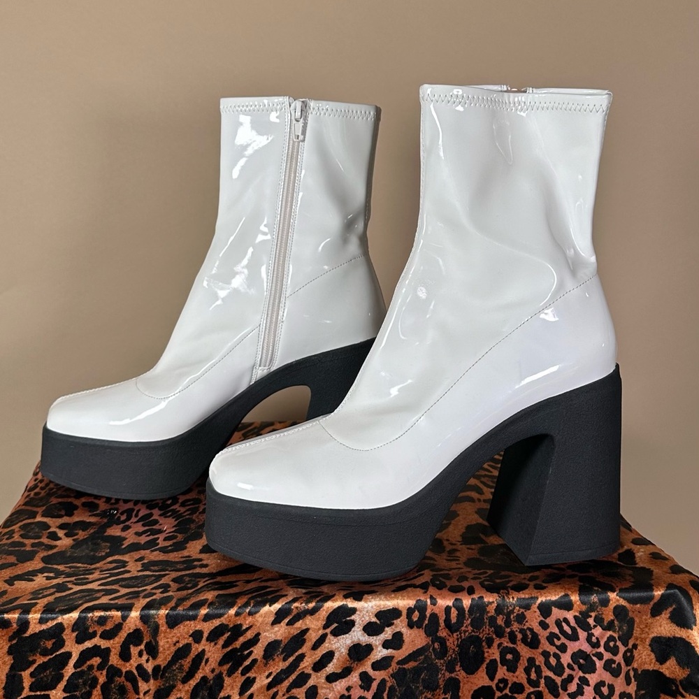 KATY PERRY COLLECTIONS White platform boots